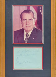 071 Richard Nixon Photo and Signature